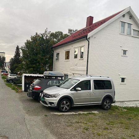 Centrally Located Apartment In Classic Townhouse Tromso Exterior photo