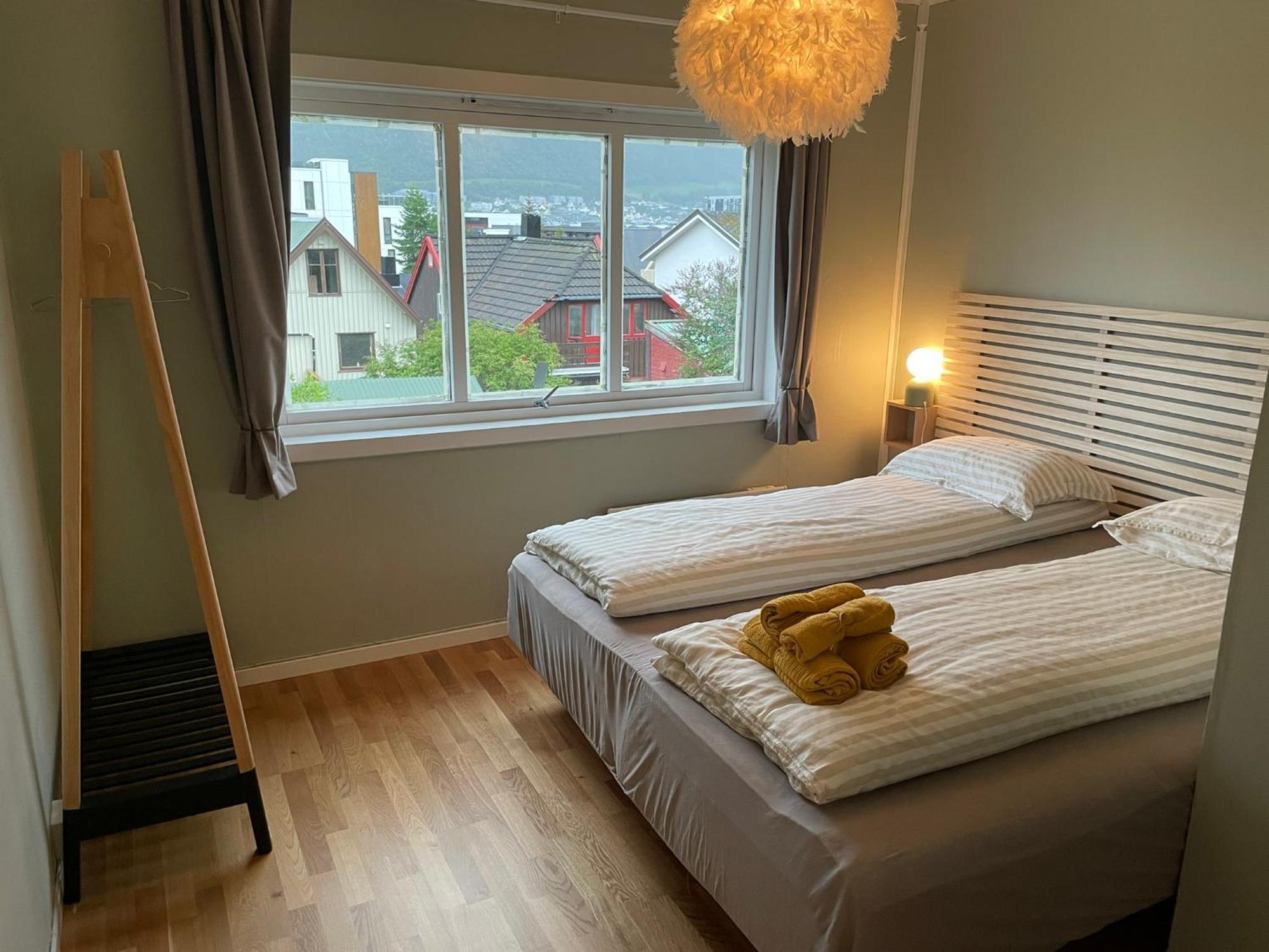 Centrally Located Apartment In Classic Townhouse Tromso Exterior photo