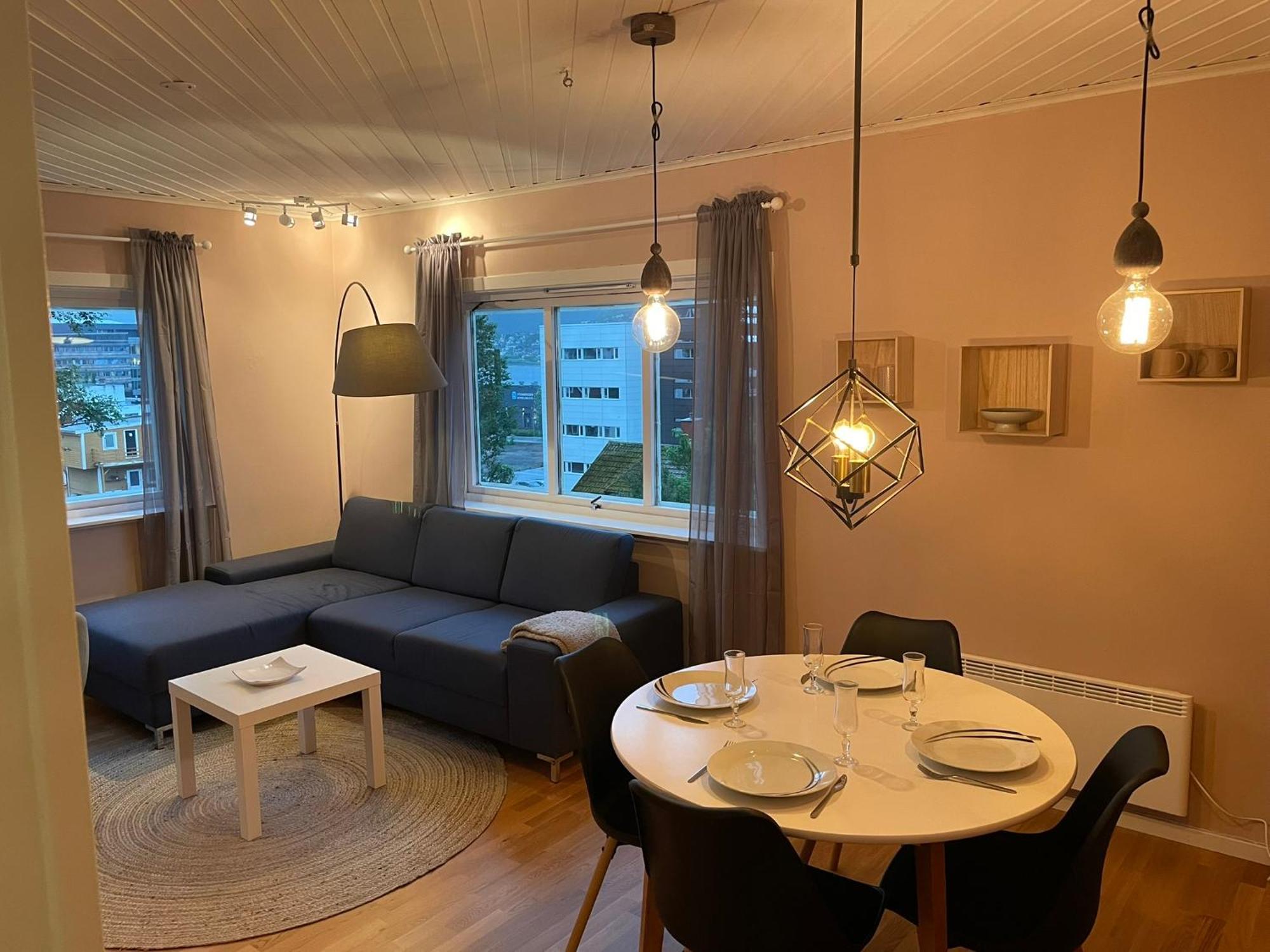 Centrally Located Apartment In Classic Townhouse Tromso Exterior photo